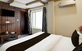Collection O Hotel Ganga Palace